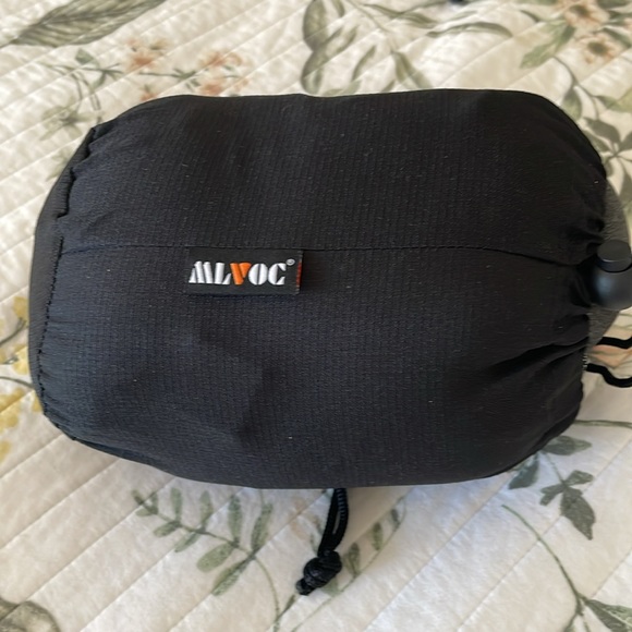 MLVOC Luxury Travel Neck Support Pillow - Picture 2 of 2